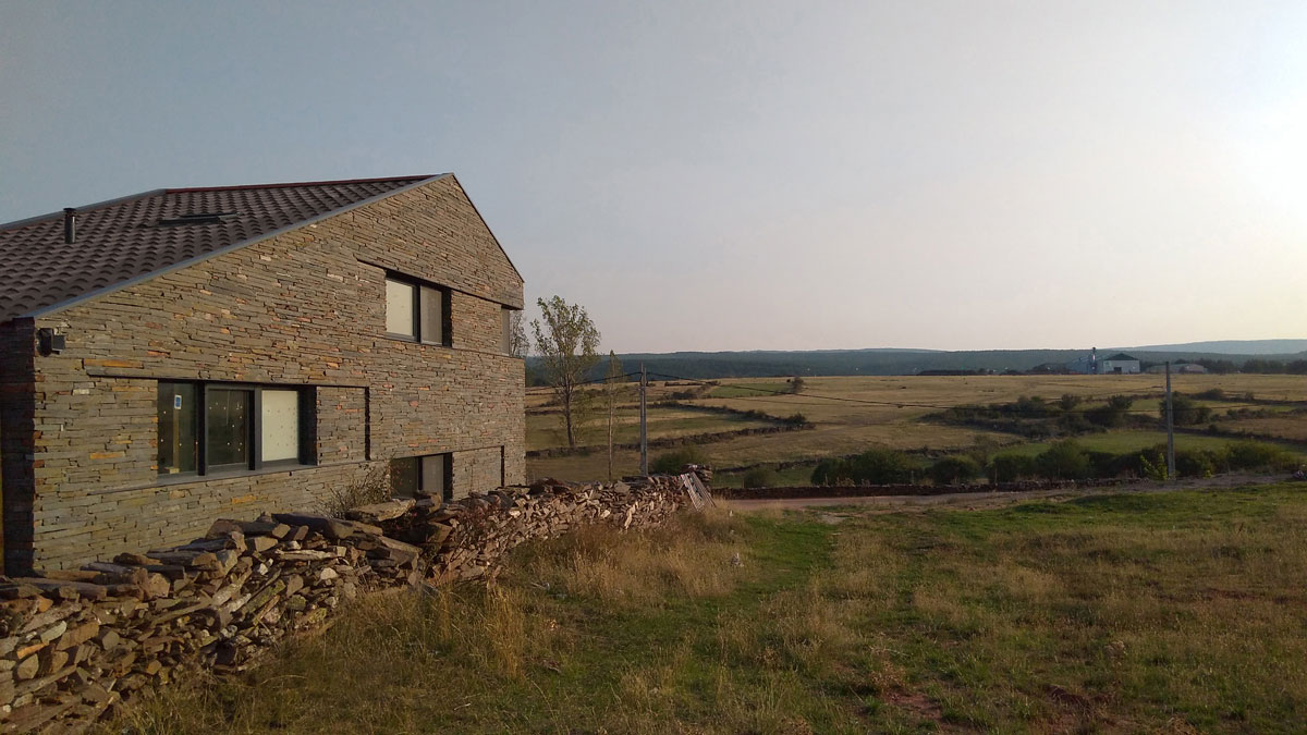 vivienda-pizarra-campo-01